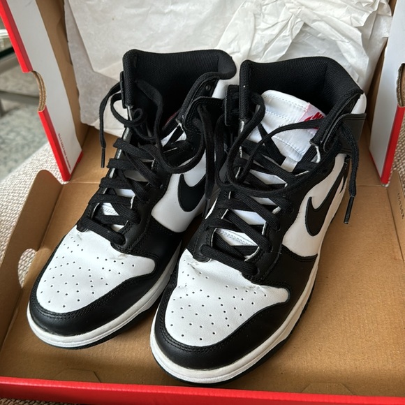 Nike Dunks - Picture 6 of 8
